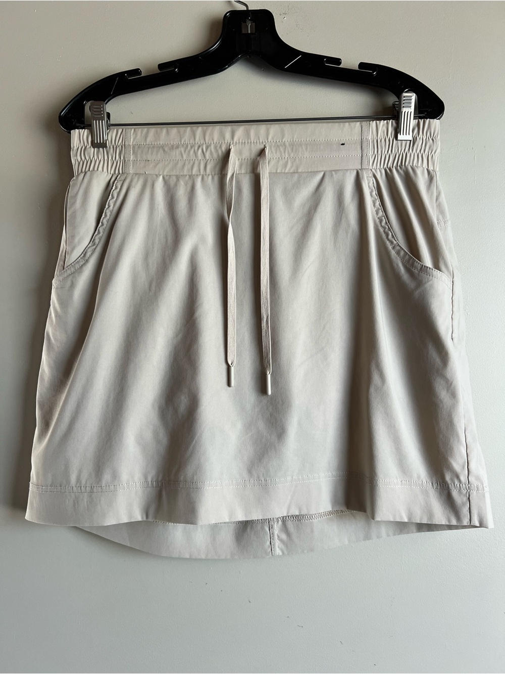Pacific Trail Women’s Beige Pull On Skort Mini Skirt Shorts Pockets Size Medium